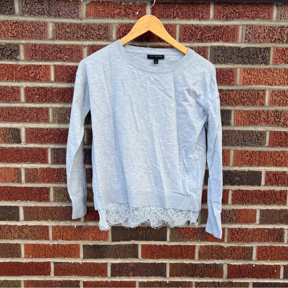 Banana Republic Gray Eyelash Lace Trim Hem Long Sleeve Sweater